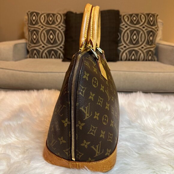 Authentic Louis Vuitton Monogram Alma PM Satchel - Picture 4 of 15